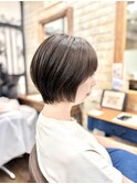 くびれショート丸みショート顔まわりレイヤーカットショートボブ