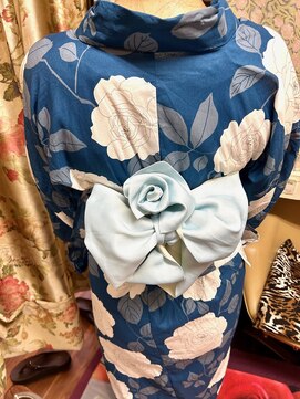 ヘアセットアップス(UP's) アップスオリジナル可愛い帯結い『コサージュ風薔薇』(*^-^*)