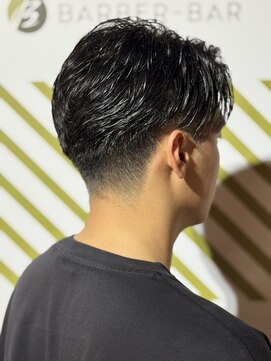 バーバーバー 四谷(BARBER-BAR) ビジネス爽やかフェザースタイル