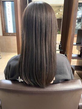 ネオリーブクレア 綱島店(Neolive Krea) アッシュグレージュ　サラ艶ロング