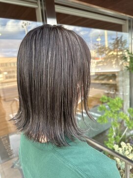 ルミナスビューティーケア(Luminous beauty care) 外ハネミディ×ハイライトカラー