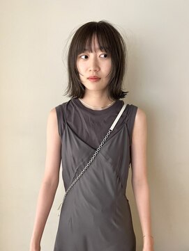 アン(Un) オリーブベージュ／レイヤーカット