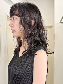 タヴィ(Tavi)の写真/ニュアンス,スパイラル,ポイントなど"なりたい"に合わせて選べるパーマがおすすめ◎スタイリングも簡単に！