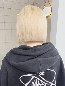 ガーランド(Girland) ホワイトブロンド/ハイトーン