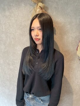 パーミル ヘア クマモト(permille ‰ hair Kumamoto) グラデーションブルー×レイヤー×ロング