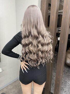 エミーバイモアムー(Emmie byMoremuu) 【埼玉YU-TA ギャル美容師】