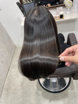 ラナ(Lana) 【Lana】透明感×艶。大人のための美髪ストレート