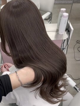 エヌアイ オモテサンドウ(ni omotesando) 透明感カラー/チョコレートブラウン/レイヤーカット　上野