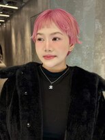 ピークアブー 原宿ハラカド(PEEK-A-BOO)&nbsp;ハイトーンショートレイヤーピンク前髪オン眉ショートボブ原宿