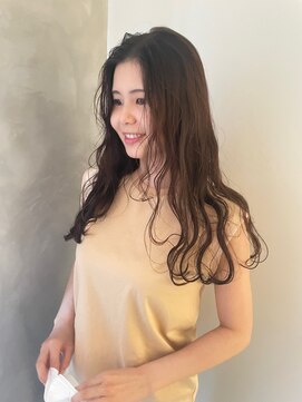 ガリカ 博多(Gallica) 大人可愛い モテ髪 ロング無造作ウェーブ ナチュラルベージュ