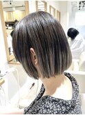ぷっつりボブ×グラデーショングレー