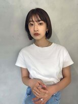 Aラインボブ_ハイトーンカラー_前髪パーマ_ぱっつん前髪
