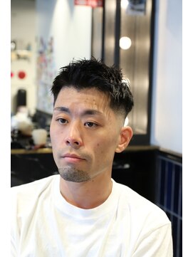 ツーエイチ 新宿(2H) 新宿・スキンフェード・フェード