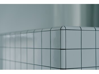 ロウェル(lowell)の写真/【上質なナチュラル】透明感のあるカラーで鏡を見るたび笑顔になれる―髪を労りながら柔らかな質感に。