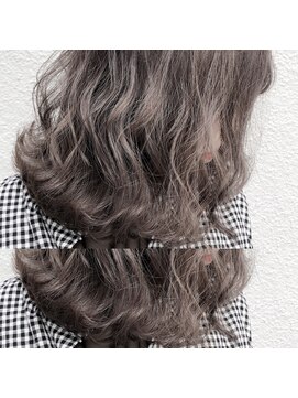 トゥーミー(to mee) スモーキートパーズ【担当 末吉】