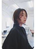縦長シルエットの切りっぱなしレイヤーボブ