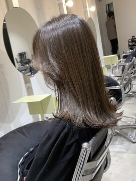 ストレータ バイ マリオ(Strata by mario) ＜宮本＞韓国風ミディアムボブ×まろやかベージュ