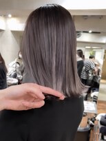 サイン 表参道(SIGN)&nbsp;バレイヤージュハイライトグラデーションカラー白髪ぼかし