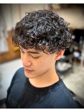 ザナンバースリー 八王子(THE NUMBER THREE) フェード/スキンフェード/メンズカット/メンズパーマ【八王子】