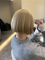 柔らかブロンド×ミニボブ