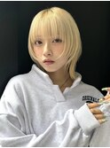 顔周りレイヤーカットくびれヘアミルクティーベージュカラー