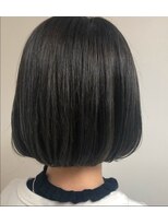 トゥットヘアー(Tutto hair)&nbsp;シンプル&洗練されたナチュラルヘイリーボブカシスブラウン20代