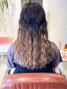 コンビネーション(combination) ビフォーアフター　ブリーチパーマ　ハイダメージ毛対応パーマ