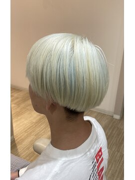 ヴァンカウンシル 半田店 ホワイトカラー