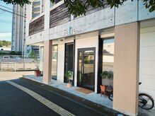 道路隣に駐車場完備♪