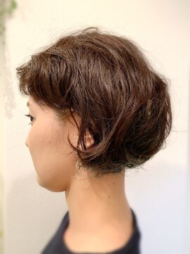 DAMANI 表参道 髪質改善/ヘッドスパ/ハイライト/白髪染め/白髪ぼかし/縮毛矯正 似合わせカット/ミディアムレイヤーカット[表参道駅]