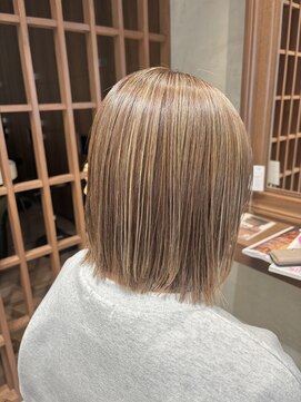 オーガニックトリコ 所沢(organic+tricot) 30代40代◎冬カラー◎ベージュハイライト×外ハネレイヤーボブ