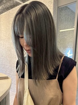 ヌク(nok) アイスグレージュ