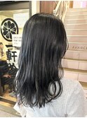 ブルーブラック×透明感