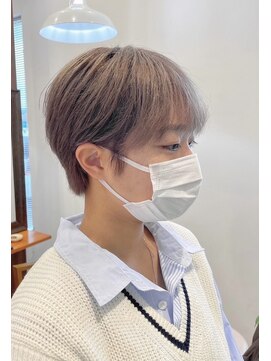 オーシー 四ツ井店(O'sea) White beige