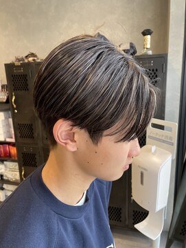 アチーブリス(achieve Liss) 爽やか刈り上げメンズカット ハイライトカラー