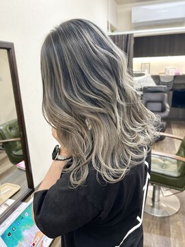 ヘアーラボラッシュ(Hair labo Rush) バレイヤージュ