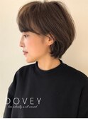 【DOVEY】輪郭をきれいに見せる女性らしい丸みのあるショ-トヘア