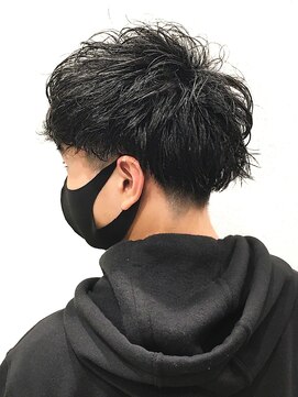 銀座マツナガ 浅草店 ツーブロスパイラルパーマ黒髪73アップバング