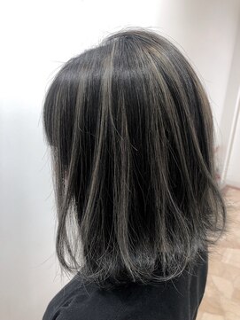 エヌプラス(N+) 黒髪グラデヘアーオリーブグレー小顔に見せるヘアココアベージュ