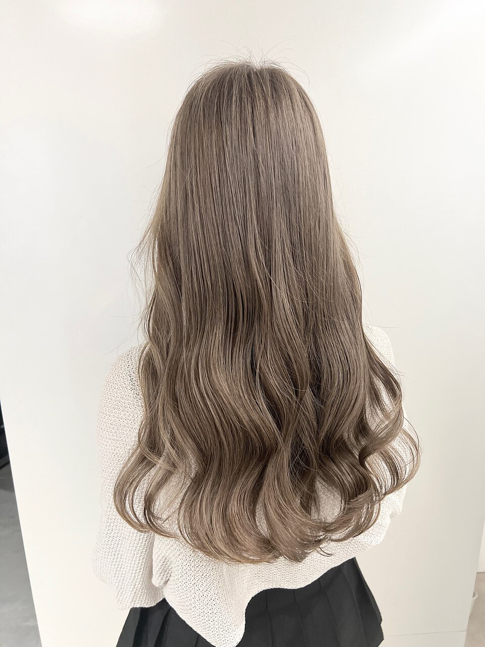 ペールミルクティー：L185618609｜サイ(sai)のヘアスタイル