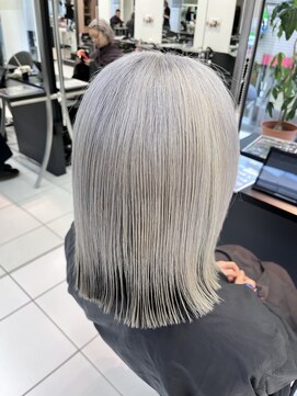 トニーアンドガイ 青山店(TONI & GUY) ミディアムボブ×ホワイトラベンダー