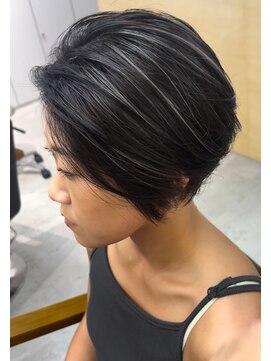 ルーラリーヘアーキタキュウシュウ(Luraliy hair kitakyushu) luraliyルーラリー北九州小倉コントラストハイライトショート