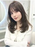 レイヤーカット　顔まわりカット　オリーブグレージュ　透明感