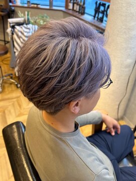 アンドワークス カシワ(&WORKS kashiwa) 白髪を活かす、柔らかい質感の大人ショート