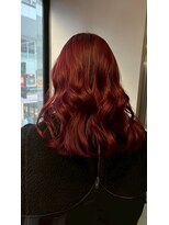 パーミル ヘア クマモト(permille ‰ hair Kumamoto)&nbsp;ワインレッド×巻き髪