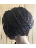 ルーツマーチン(ROOTSmartin)&nbsp;軽さがあるけど重めの前髪なしショートボブ