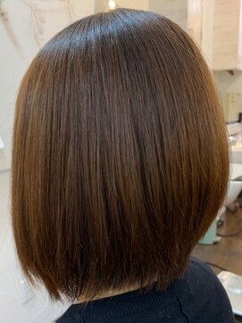 サロン ド ルイス うる艶ストレートボブ