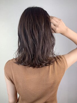 アンダーバーホワイト 天神店(_WHITE) ナチュラルセミディ