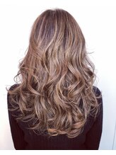 KAMI CHARISMA TOKYO ★パーマ部門受賞　圧倒的な弾力と手触り・モチの良さでリピート率9割以上