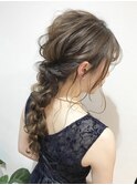 ドレスでも着物でもどちらでも可愛い編み下ろしヘア